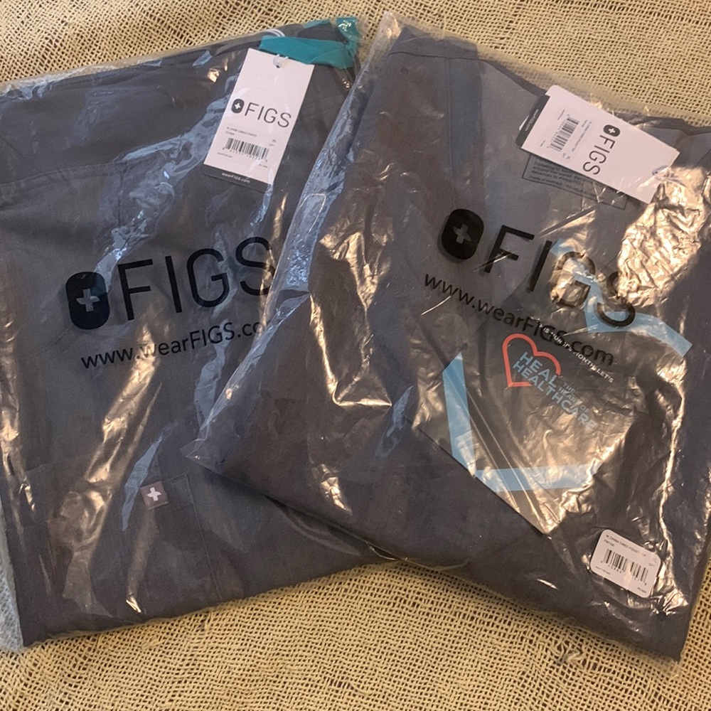 Figs scrub set